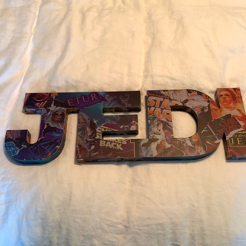 NWT. Star Wars comic walls JEDI wall decor